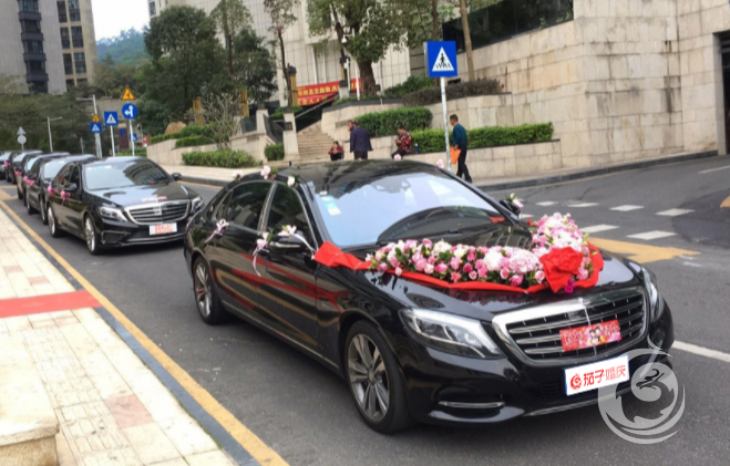 【奔驰】 迈巴赫1辆