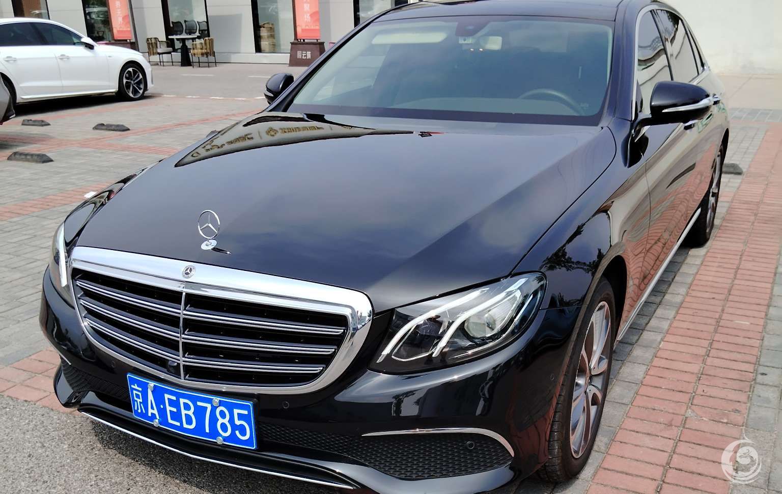 奔驰E300